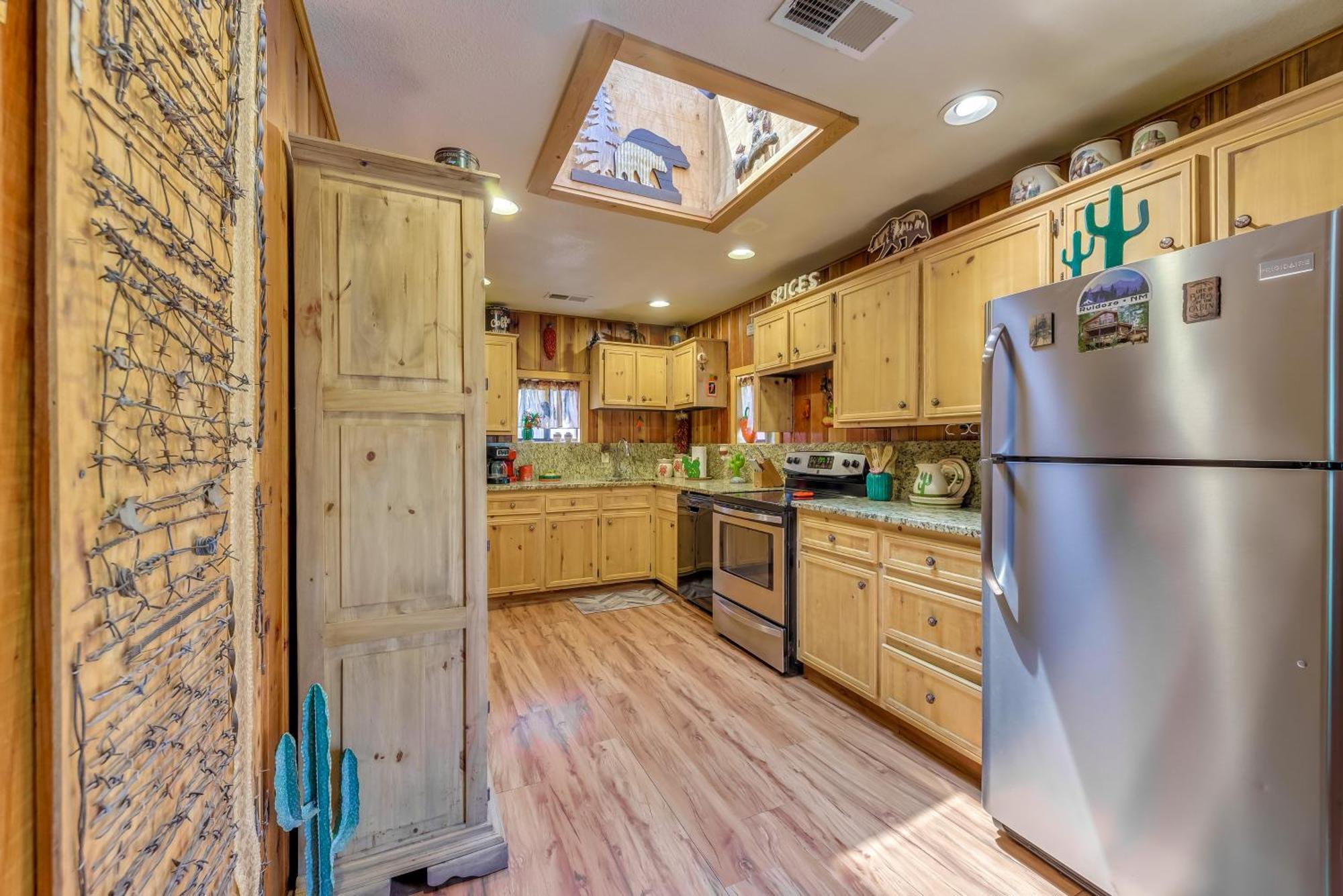 Unique Bear Country Cabin In Ruidoso With Hot Tub! Exterior foto